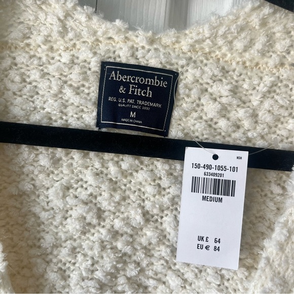 Abercrombie & Fitch Cream Fluffy V- Neck Sweater Size Medium NWT - Picture 3 of 4